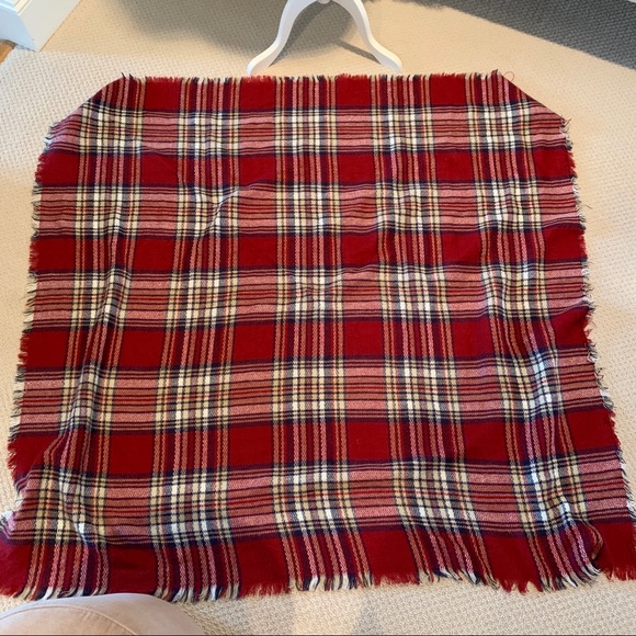 Oversized red plaid blanket scarf - Picture 2 of 2